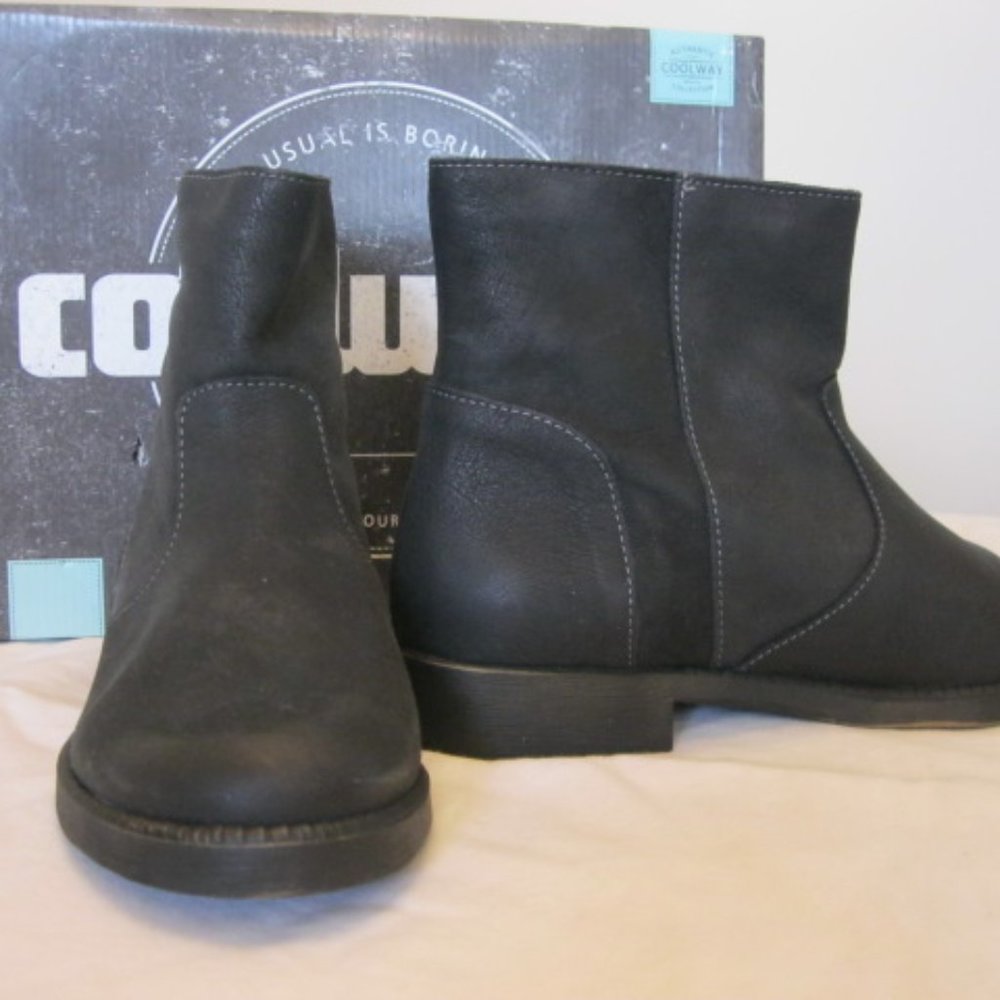 BLACK LEATHER Zip-up BOOTS - NEW